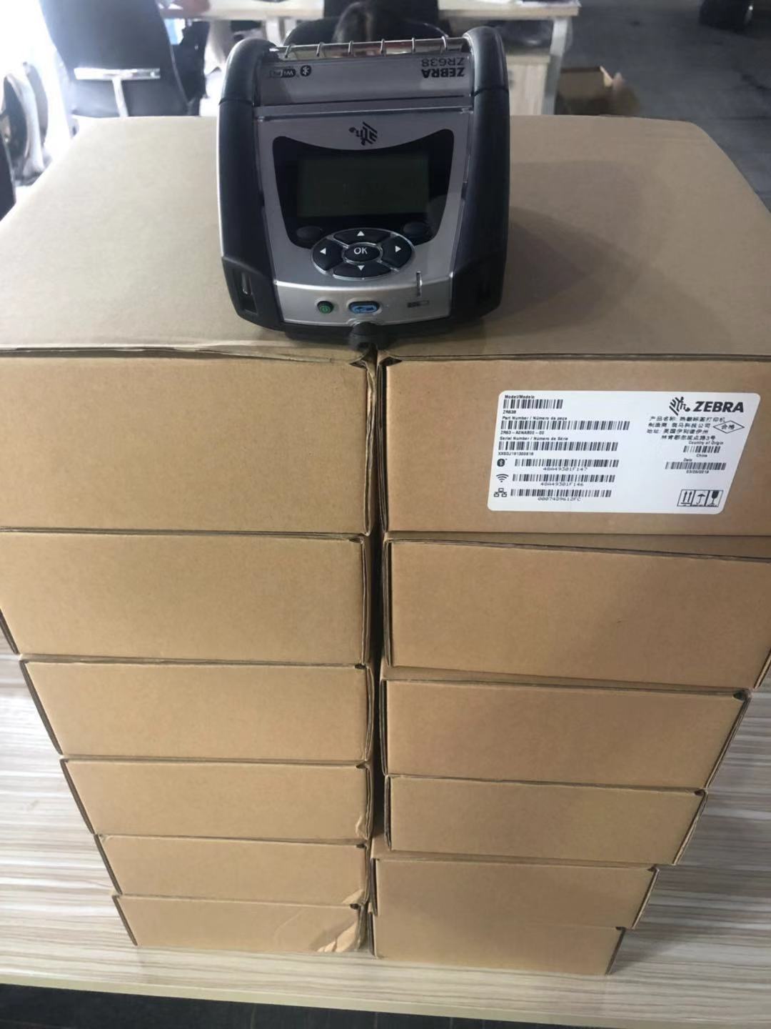 斑馬(ZEBRA)ZR638/ZR628便攜式移動(dòng)打印機(jī).jpg 斑馬(ZEBRA)ZR638/ZR628便攜式移動(dòng)打印機(jī).jpg